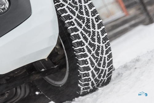 Nokian Tyres Hakkapeliitta C3 215/65 R16C 109/107R  TL (шип.)