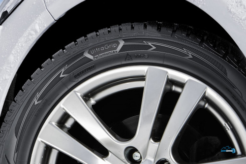 Goodyear UltraGrip Performance + SUV 225/60 R17 103V XL TL