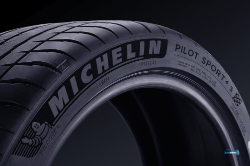 Michelin Pilot Sport 4 S 285/35ZR22 106(Y) XL  N0 TL