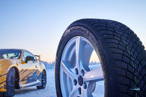 Continental Ice Contact 3 TA 215/50 R17 95T (шип.)