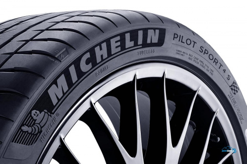 Michelin Pilot Sport 4 S 235/35ZR19 91(Y) XL  TL
