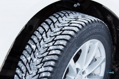 Nokian Tyres Hakkapeliitta 8 275/40 R19 105T (шип.)