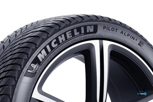 Michelin Pilot Alpin 5 245/45 R19 102V XL  TL